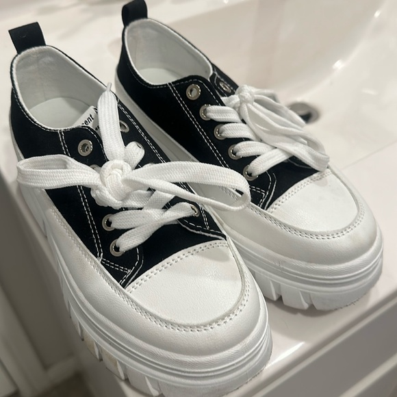 Platform Sneakers - Picture 1 of 3